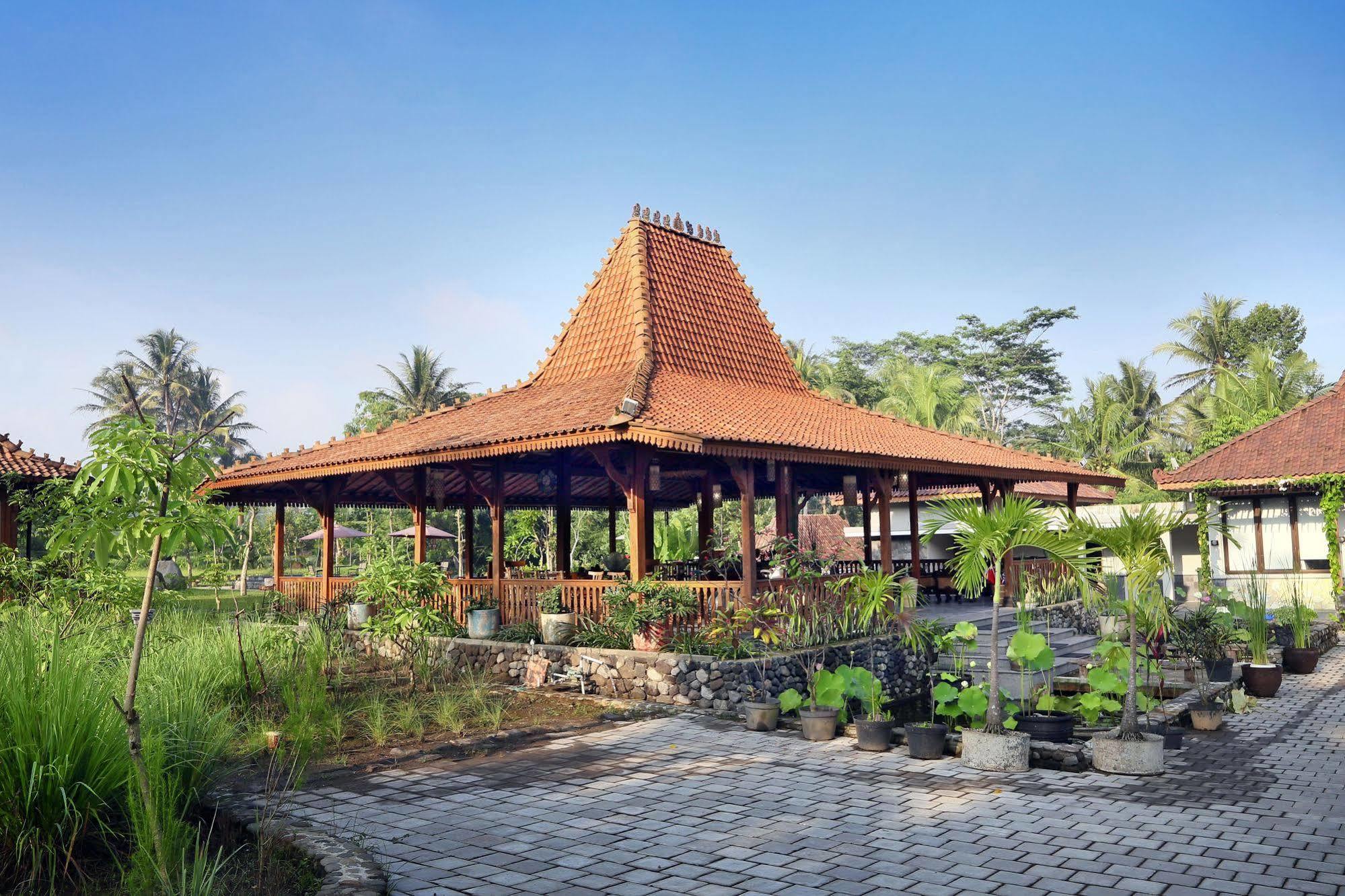 Amata Borobudur Resort Magelang Exterior photo